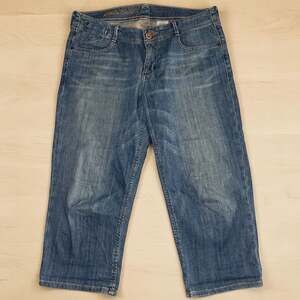 Eddie Bauer Modern Women's Petite 10P Denim Capri Jeans